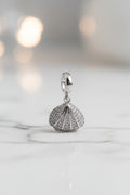 WHG SCALLOP SHELL DANGLE CHARM PENDANT