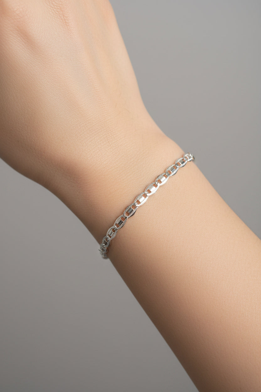 WHG TEXTURED LINK DESIGN BRACELET LCC-41470006