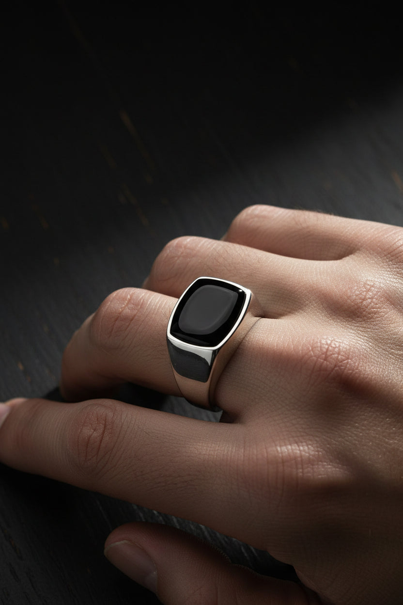 WHG BLACK ONYX STONE RING XQ