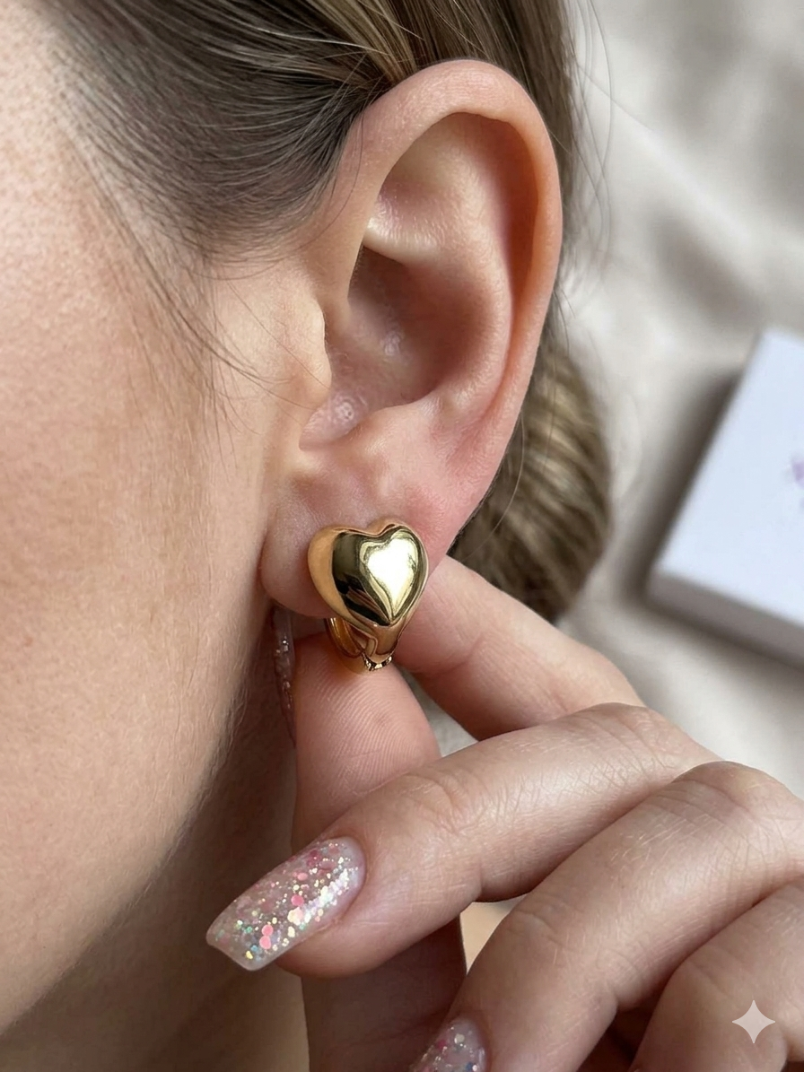 14K HEART HUGGIE EARRING X000442105